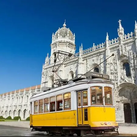 Belem! Charming 2 Bedroom W Terrace, Wifi & Free Street Parking Apartment Lisbon