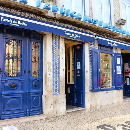 Belem! Charming 2 Bedroom W Terrace, Wifi & Free Street Parking * Lisbon