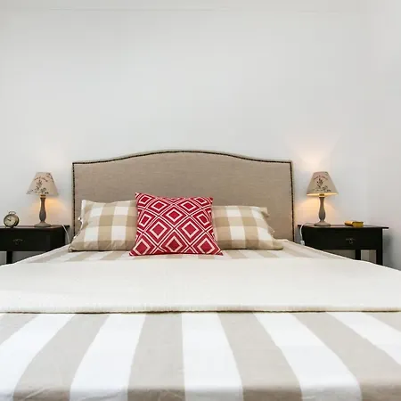 Apartamento Belem! Charming 2 Bedroom W Terrace, Wifi & Free Street Parking Lisboa