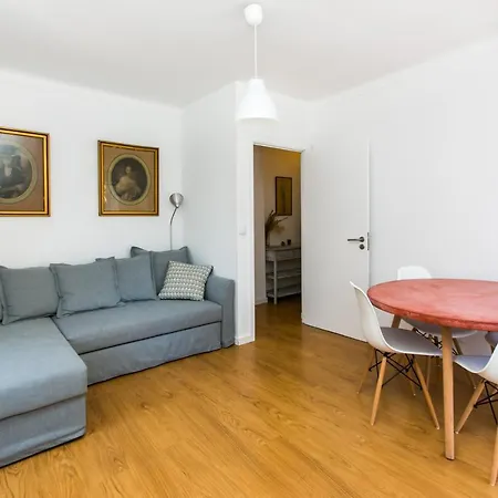 Apartment Belem! Charming 2 Bedroom W Terrace, Wifi & Free Street Parking *