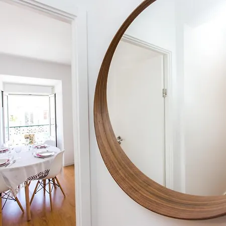 Belem! Charming 2 Bedroom W Terrace, Wifi & Free Street Parking * Lisbon