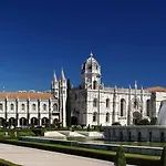 Belem! Charming 2 Bedroom W Terrace, Wifi & Free Street Parking 아파트 *