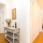 아파트 Belem! Charming 2 Bedroom W Terrace, Wifi & Free Street Parking *