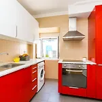 Belem! Charming 2 Bedroom W Terrace, Wifi & Free Street Parking 아파트 *