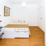 아파트 Belem! Charming 2 Bedroom W Terrace, Wifi & Free Street Parking 리스본