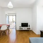 아파트 Belem! Charming 2 Bedroom W Terrace, Wifi & Free Street Parking 리스본