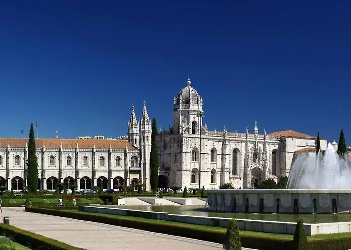 Belem! Charming 2 Bedroom W Terrace, Wifi & Free Street Parking Appartement *