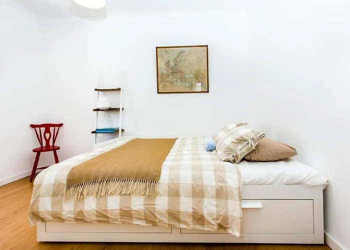 Appartement Belem! Charming 2 Bedroom W Terrace, Wifi & Free Street Parking *