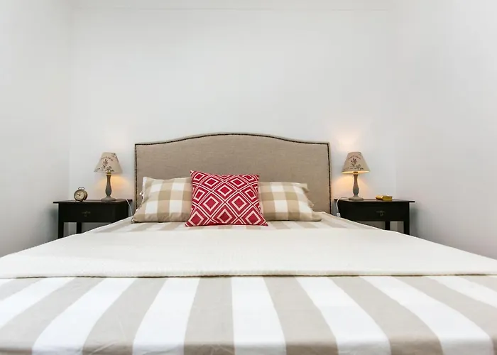 Appartement Belem! Charming 2 Bedroom W Terrace, Wifi & Free Street Parking Lisboa